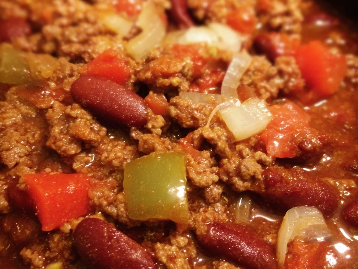 Classic Beef Chili Recipe: American Comfort Food - Image 2