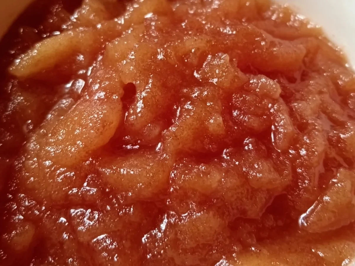 Red Hot Applesauce: Easy Sweet & Spicy Homemade - Image 2