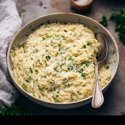 Creamy Garlic Parmesan Orzo Pasta: A Hearty Skillet Meal