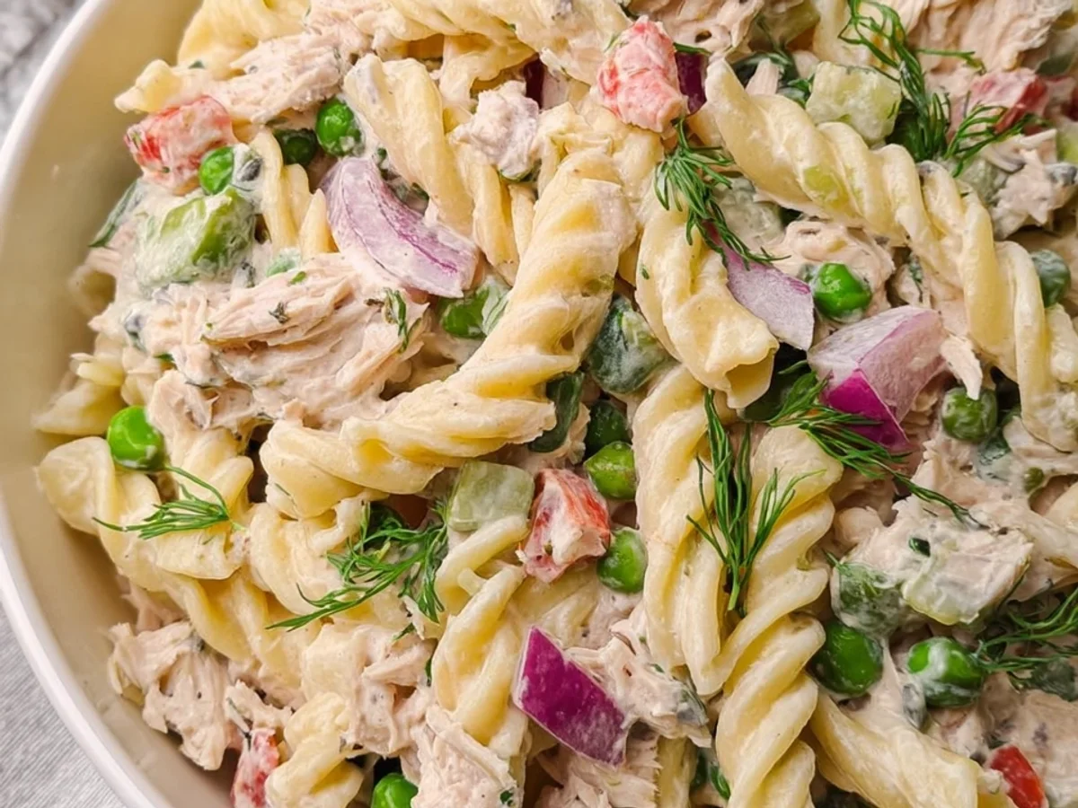 Creamy Tuna Pasta Salad: Easy Weeknight Meal - Featured Image