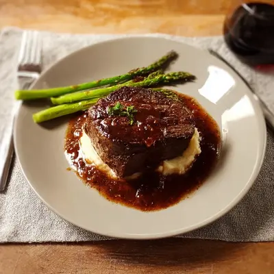 Rich Filet Mignon with Broth Sauce: A Simple Treat